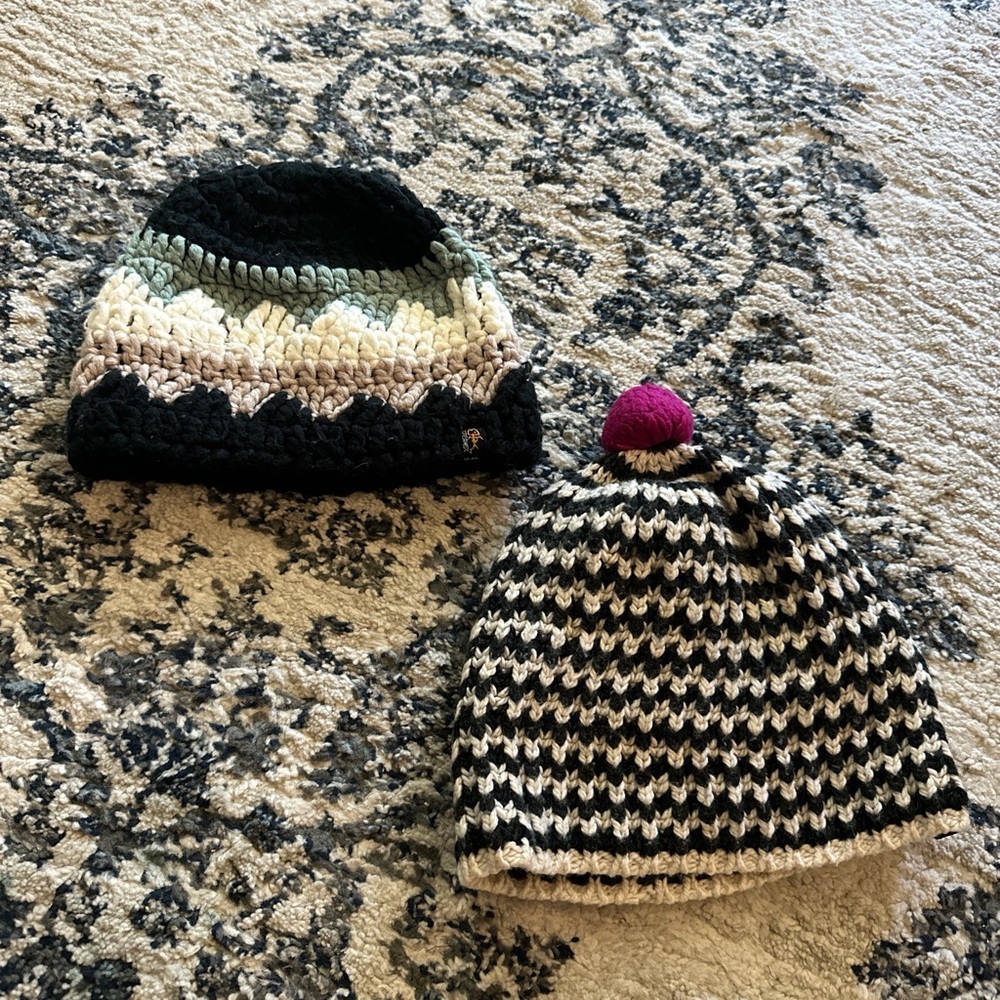 Bundle of 2 beanies